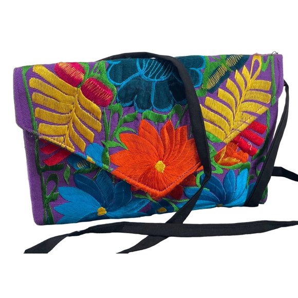 NWOT Women's Multi-Colored Floral Print Embroidered Clutch W/ Shoulder Strap - Picture 3 of 5